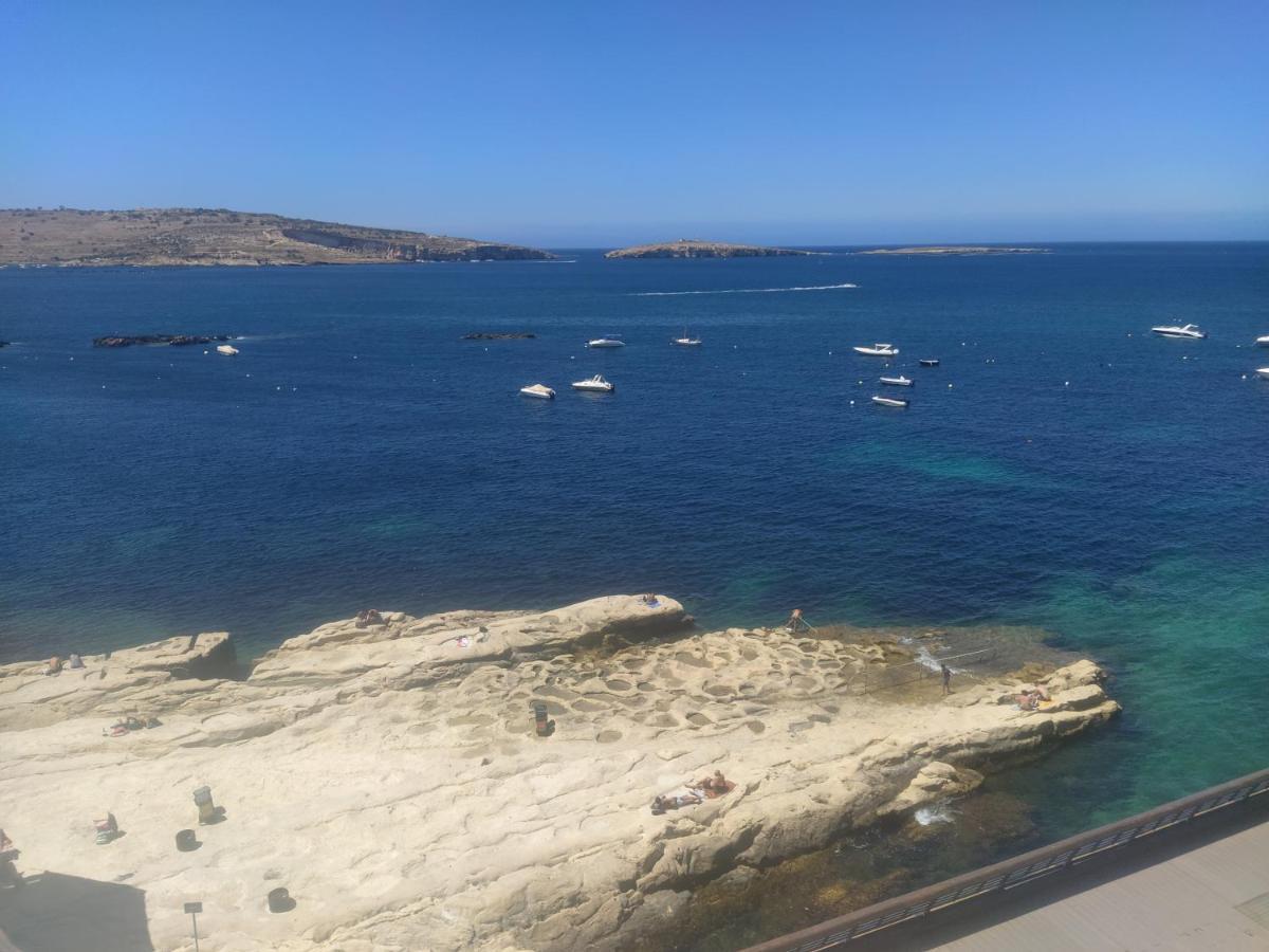 A Seafront Home Away From Home St. Paul's Bay Exteriör bild