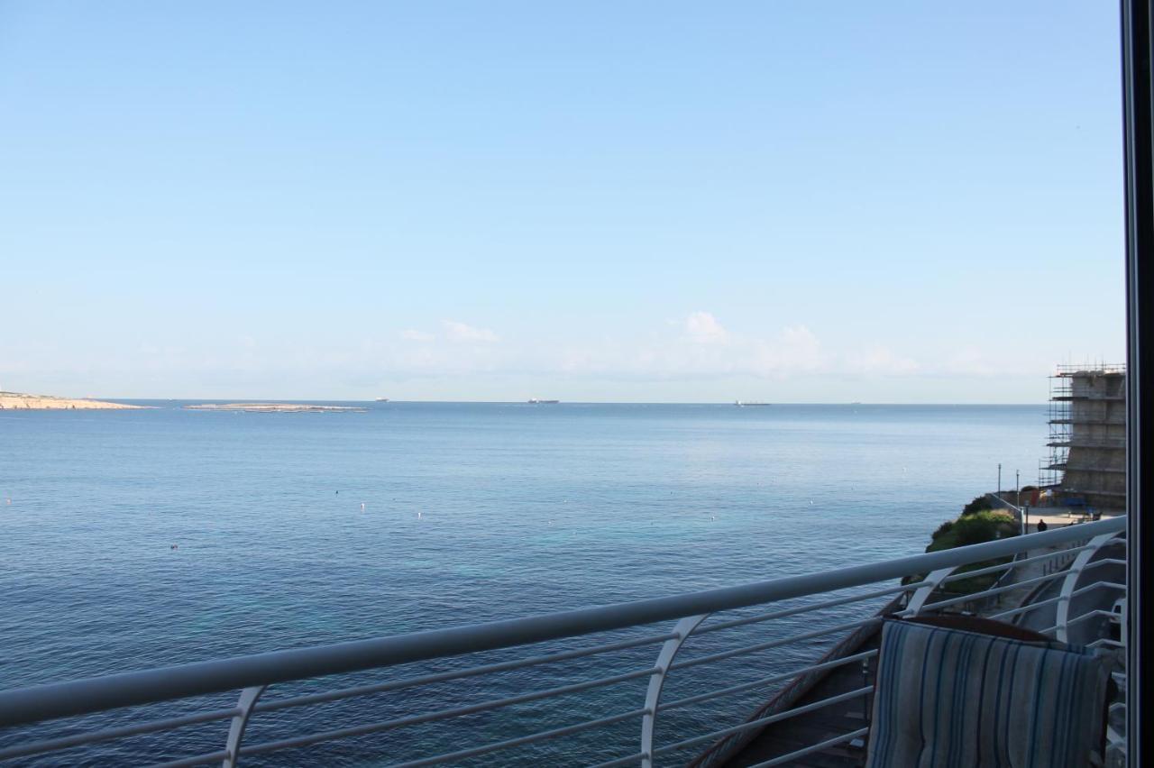 A Seafront Home Away From Home St. Paul's Bay Exteriör bild